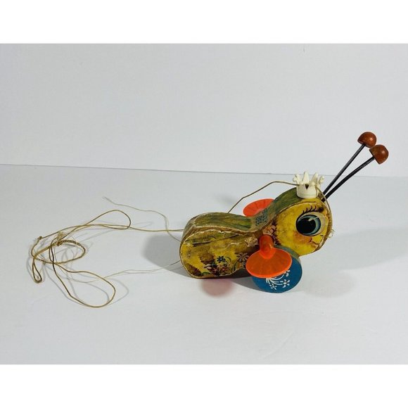 Vintage 1958 Fisher Price Queen Buzzy Bee Wooden Children's Pull Toy Made In USA - Picture 2 of 8